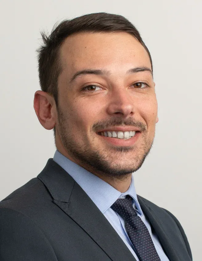 Clément Adelantado - Fondateur Altalia Courtage Clément Adelantado, fondateur d’Altalia Courtage et expert en assurance de prêt immobilier à Paris