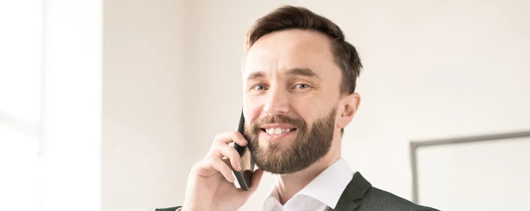 Courtier accompagnant un emprunteur après un non-paiement de cotisations d’assurance.